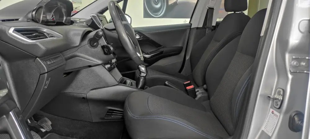 peugeot-208-2018-gasolina-1199cc
