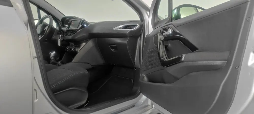 peugeot-208-2018-gasolina-1199cc