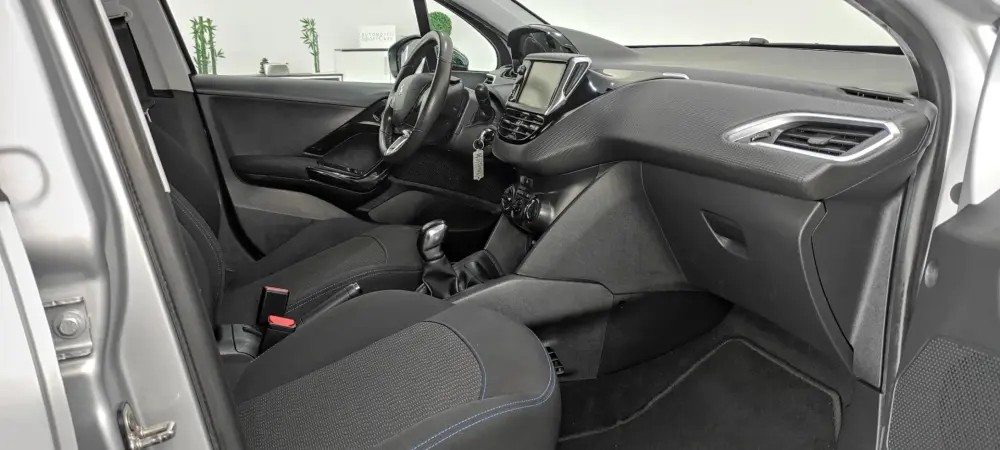 peugeot-208-2018-gasolina-1199cc