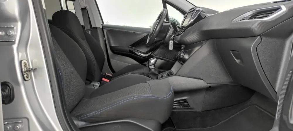 peugeot-208-2018-gasolina-1199cc