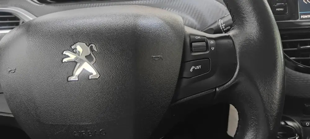 peugeot-208-2018-gasolina-1199cc