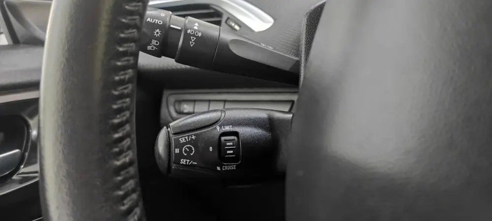 peugeot-208-2018-gasolina-1199cc