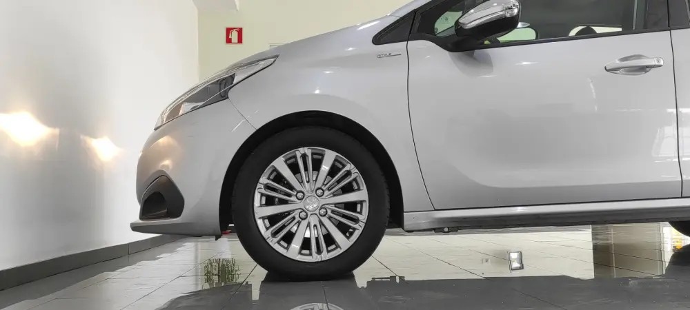 peugeot-208-2018-gasolina-1199cc