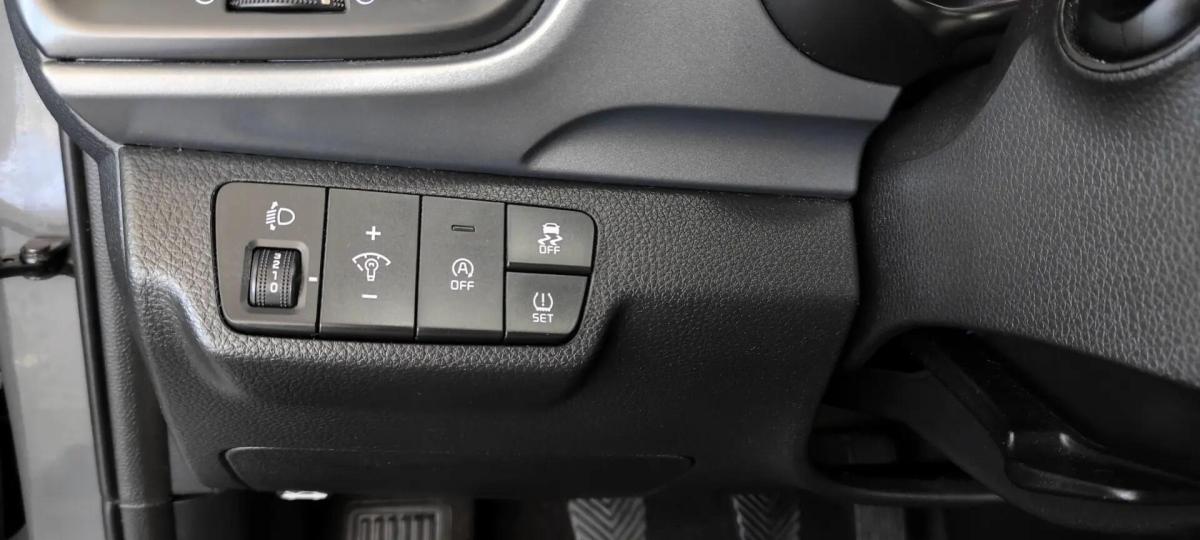 kia-stonic-2022-gasolina-1197cc