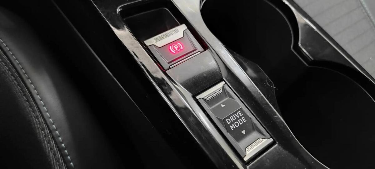 peugeot-208-2020-gasolina-1199cc