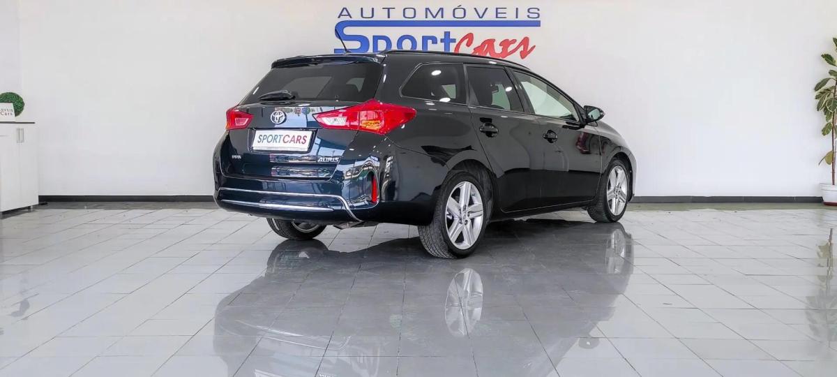 toyota-auris-touring-sports-2015-diesel-1364cc