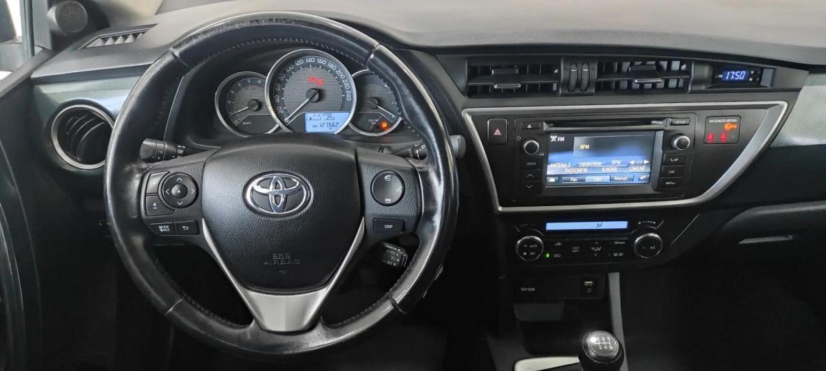 toyota-auris-touring-sports-2015-diesel-1364cc