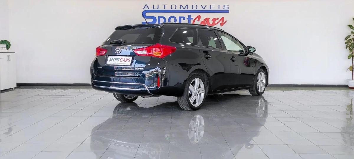 toyota-auris-touring-sports-2015-diesel-1364cc