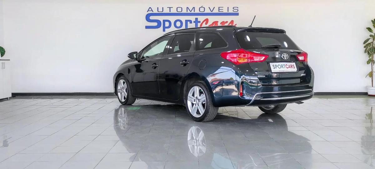 toyota-auris-touring-sports-2015-diesel-1364cc