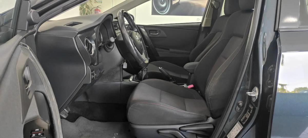 toyota-auris-touring-sports-2015-diesel-1364cc