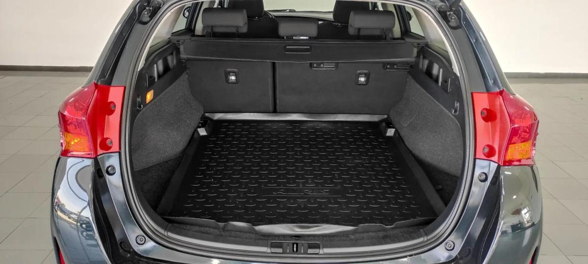 toyota-auris-touring-sports-2015-diesel-1364cc