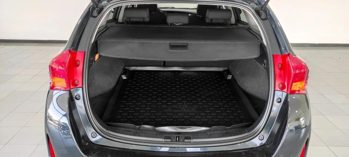 toyota-auris-touring-sports-2015-diesel-1364cc