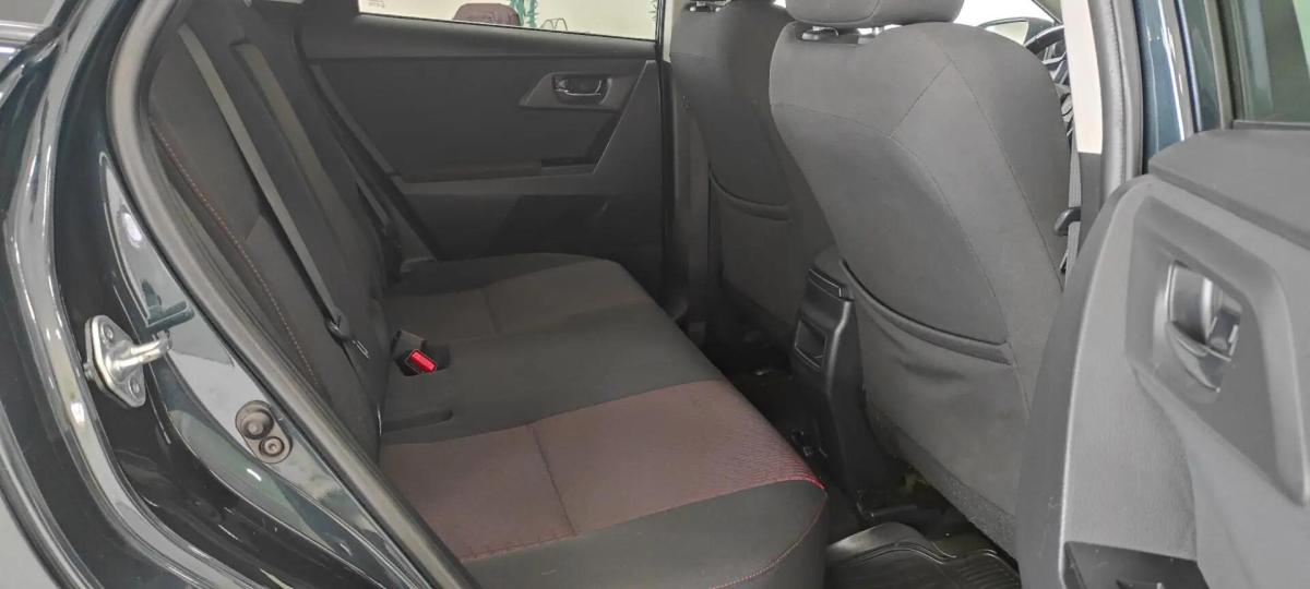 toyota-auris-touring-sports-2015-diesel-1364cc