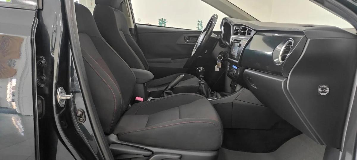 toyota-auris-touring-sports-2015-diesel-1364cc