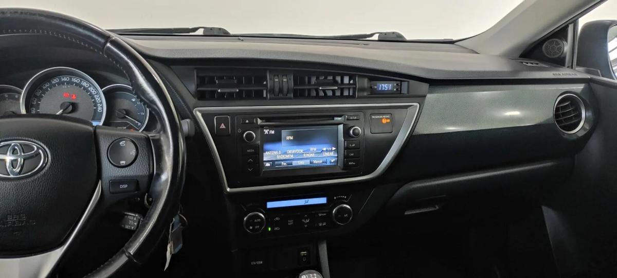 toyota-auris-touring-sports-2015-diesel-1364cc