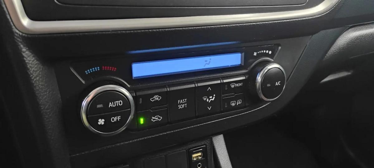 toyota-auris-touring-sports-2015-diesel-1364cc