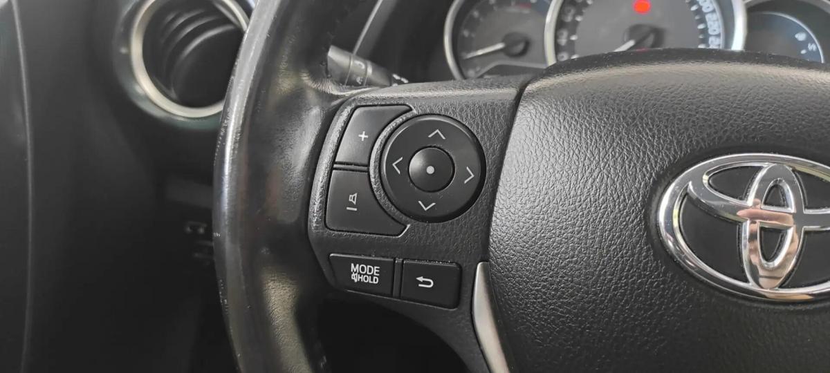toyota-auris-touring-sports-2015-diesel-1364cc