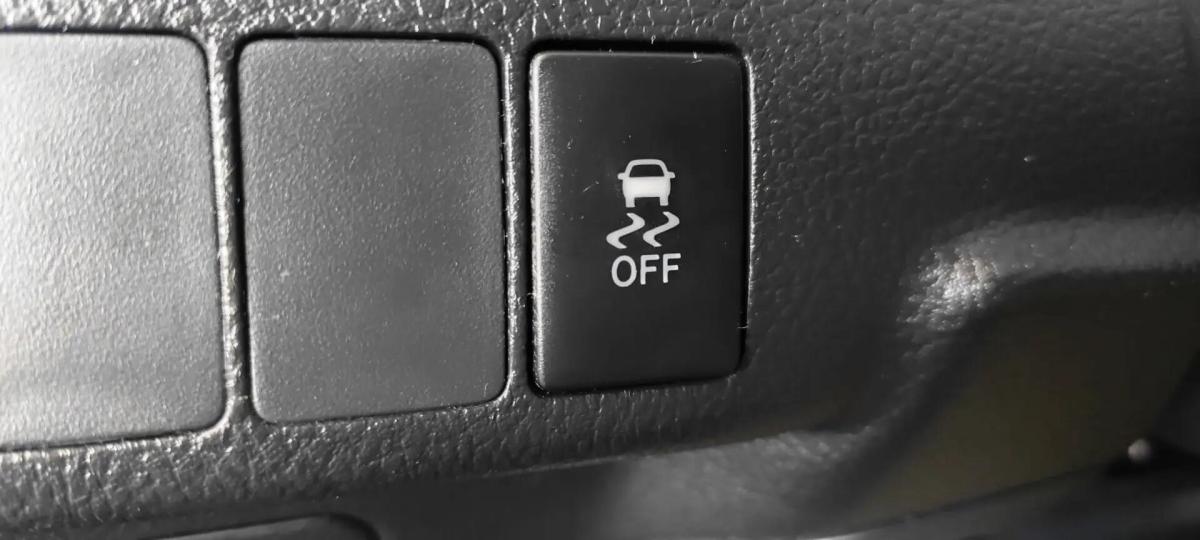 toyota-auris-touring-sports-2015-diesel-1364cc