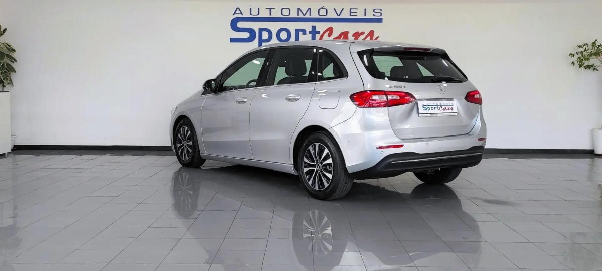 mercedes-benz-180-style-2020-diesel-1461cc