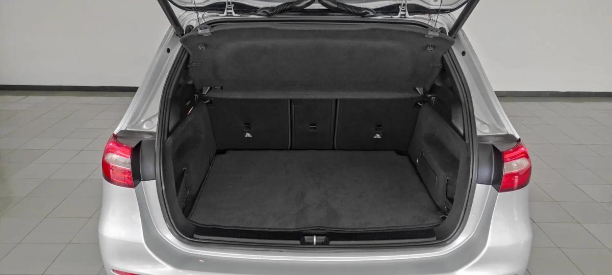 mercedes-benz-180-style-2020-diesel-1461cc