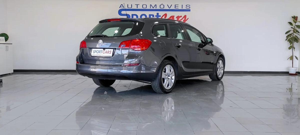opel-astra-sport-tourer-2011-diesel-1686cc