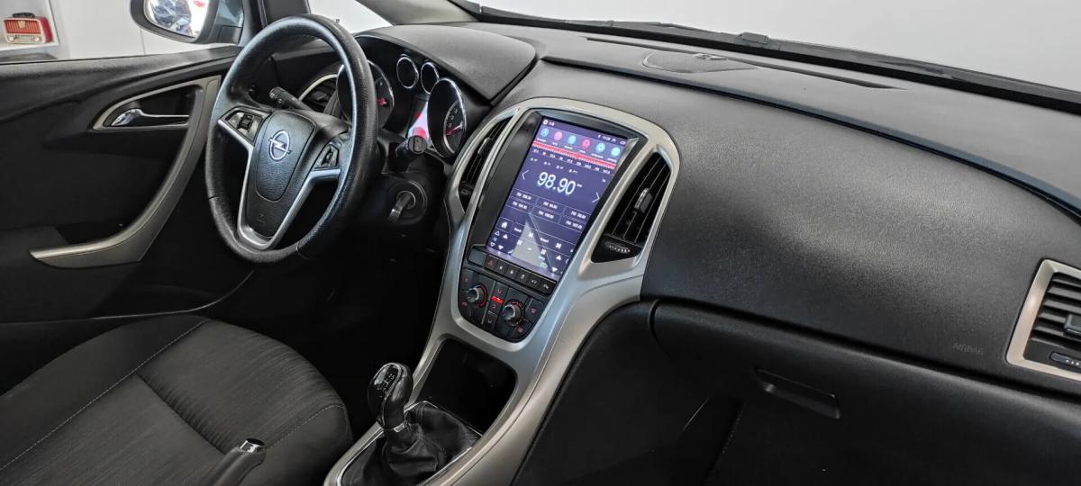 opel-astra-sport-tourer-2011-diesel-1686cc