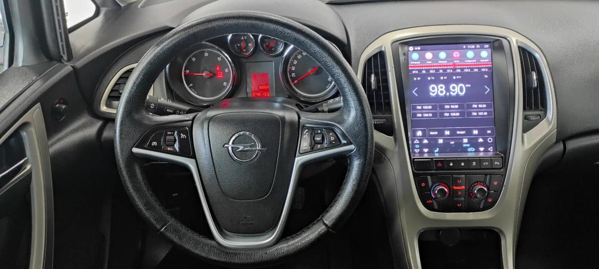 opel-astra-sport-tourer-2011-diesel-1686cc