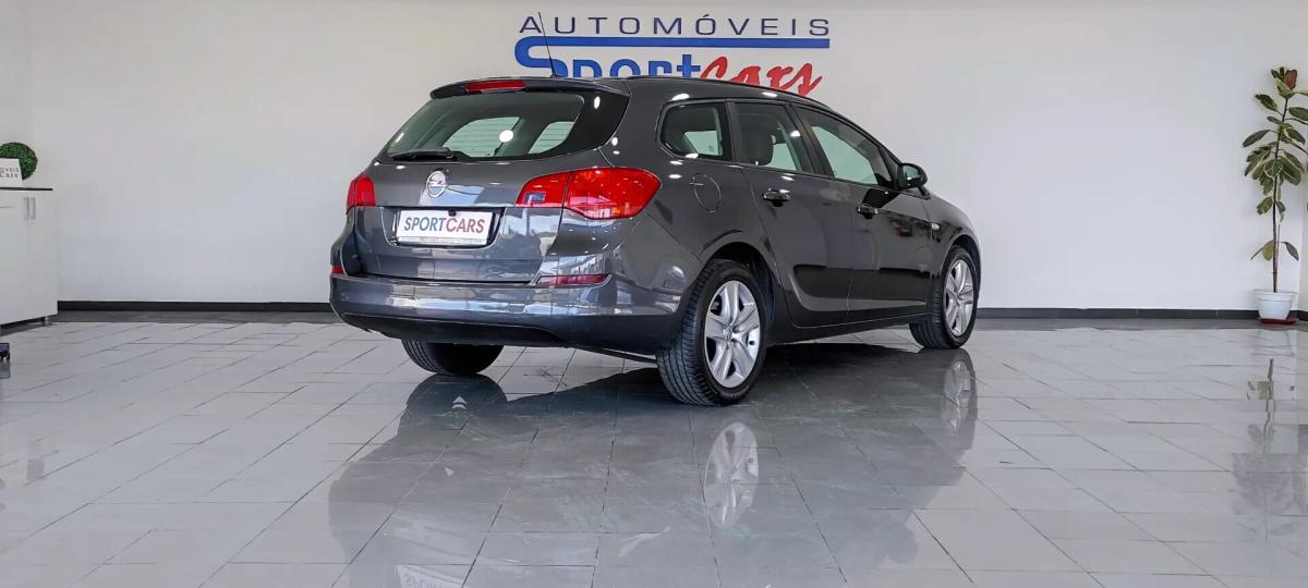 opel-astra-sport-tourer-2011-diesel-1686cc