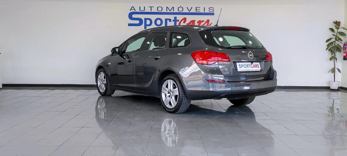 opel-astra-sport-tourer-2011-diesel-1686cc