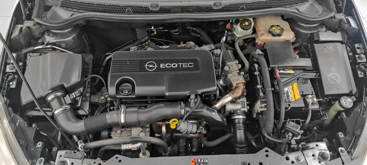 opel-astra-sport-tourer-2011-diesel-1686cc
