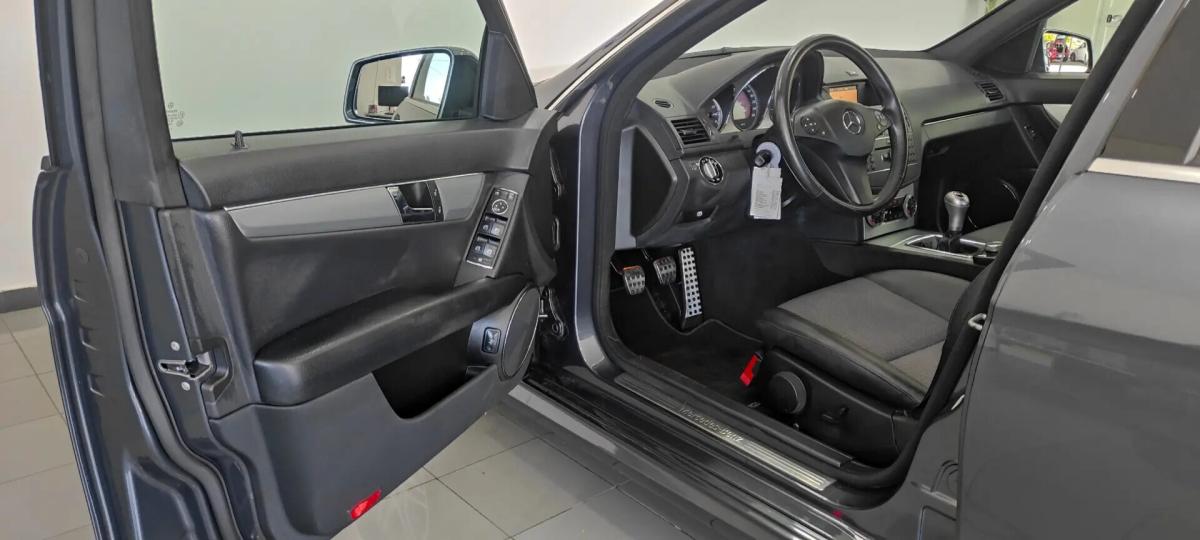 mercedes-benz-classe-c-c-200-cdi-2011-diesel-2143cc
