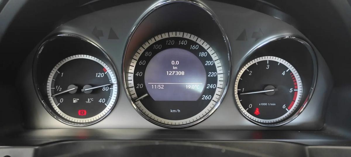 mercedes-benz-classe-c-c-200-cdi-2011-diesel-2143cc