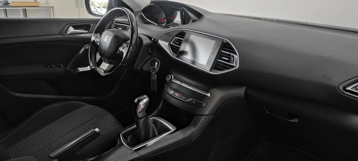 peugeot-308-sw-2018-diesel-1560cc