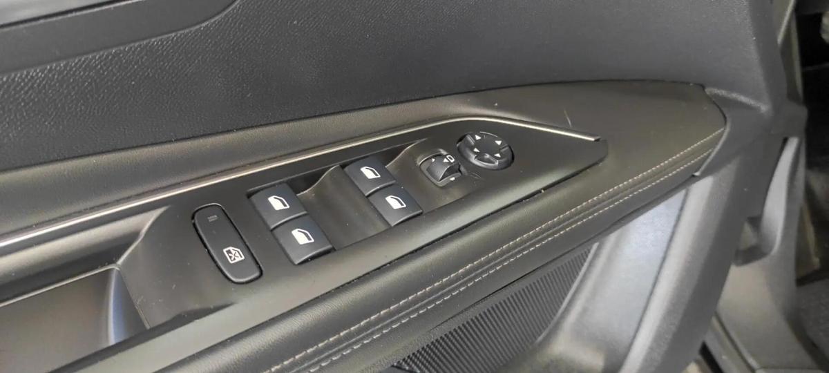 peugeot-3008-2018-diesel-1560cc