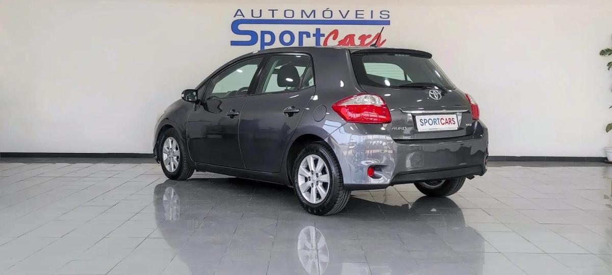 toyota-auris-2010-diesel-1364cc