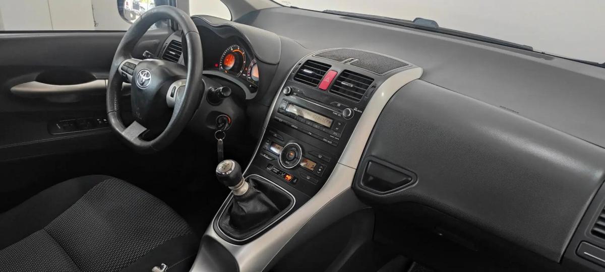 toyota-auris-2010-diesel-1364cc