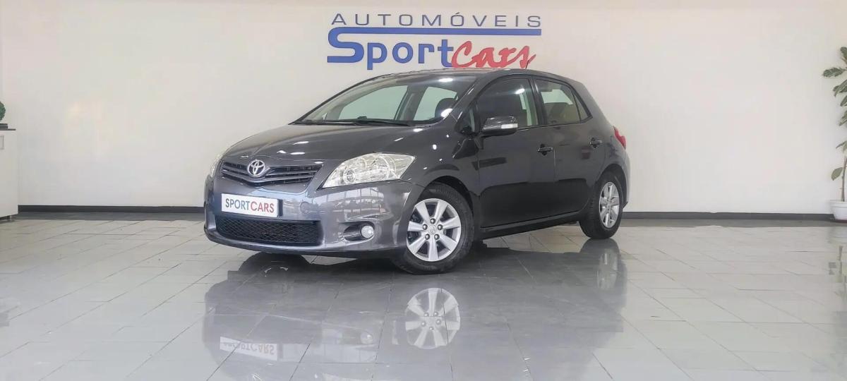 toyota-auris-2010-diesel-1364cc