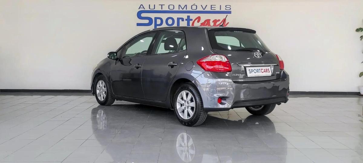 toyota-auris-2010-diesel-1364cc