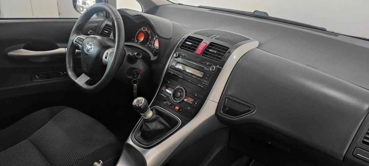 toyota-auris-2010-diesel-1364cc