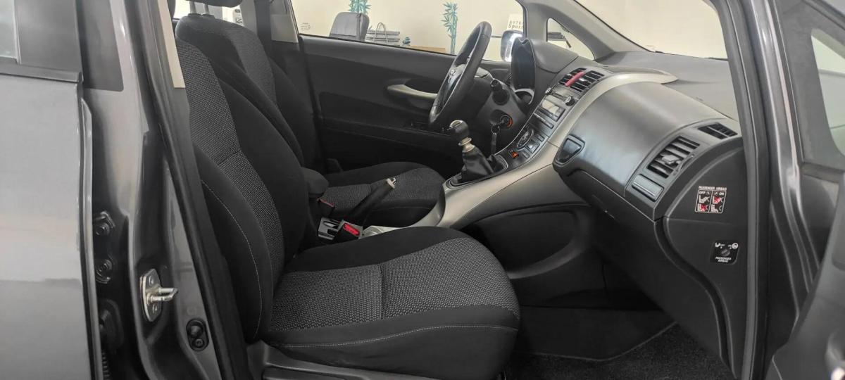 toyota-auris-2010-diesel-1364cc