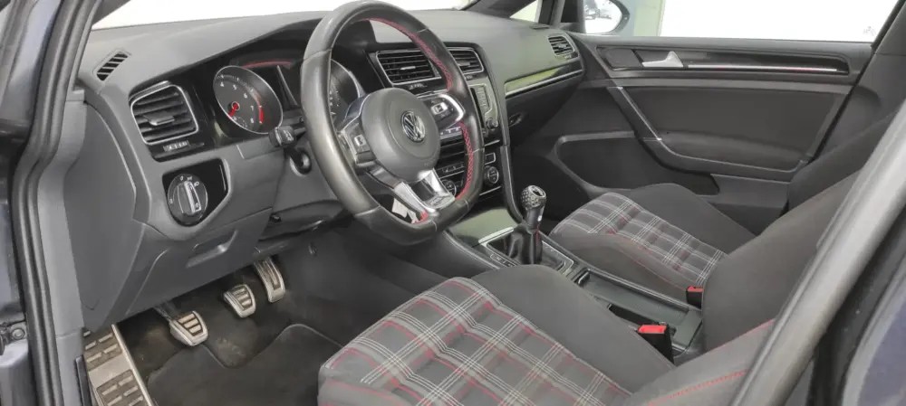 volkswagen-golf-2013-gasolina-1984cc