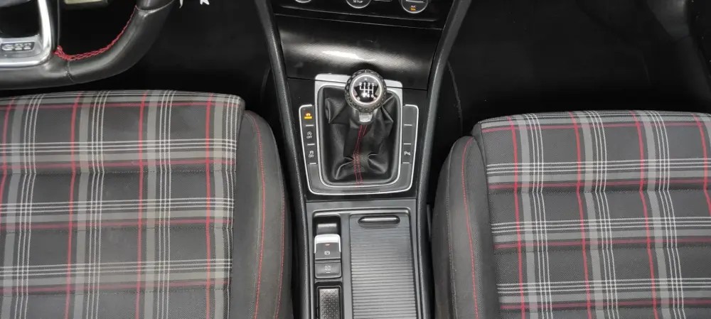 volkswagen-golf-2013-gasolina-1984cc
