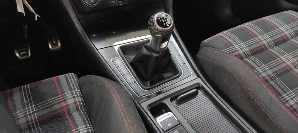 volkswagen-golf-2013-gasolina-1984cc