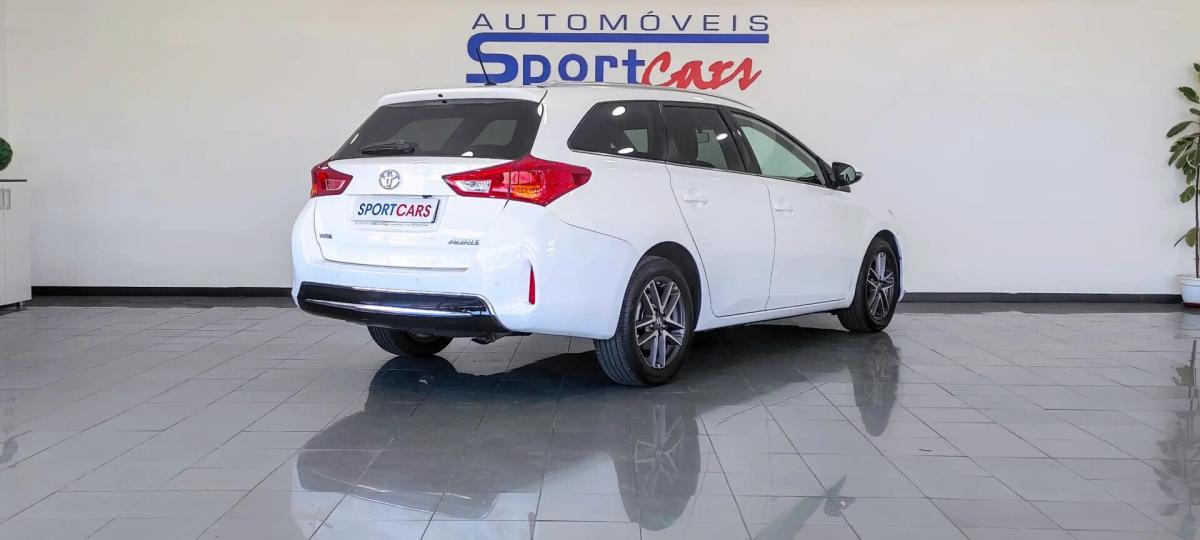 toyota-auris-touring-sports-2014-diesel-1364cc