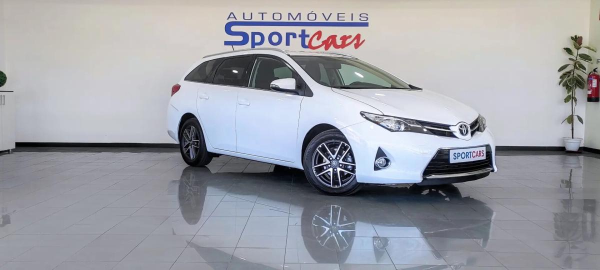 toyota-auris-touring-sports-2014-diesel-1364cc