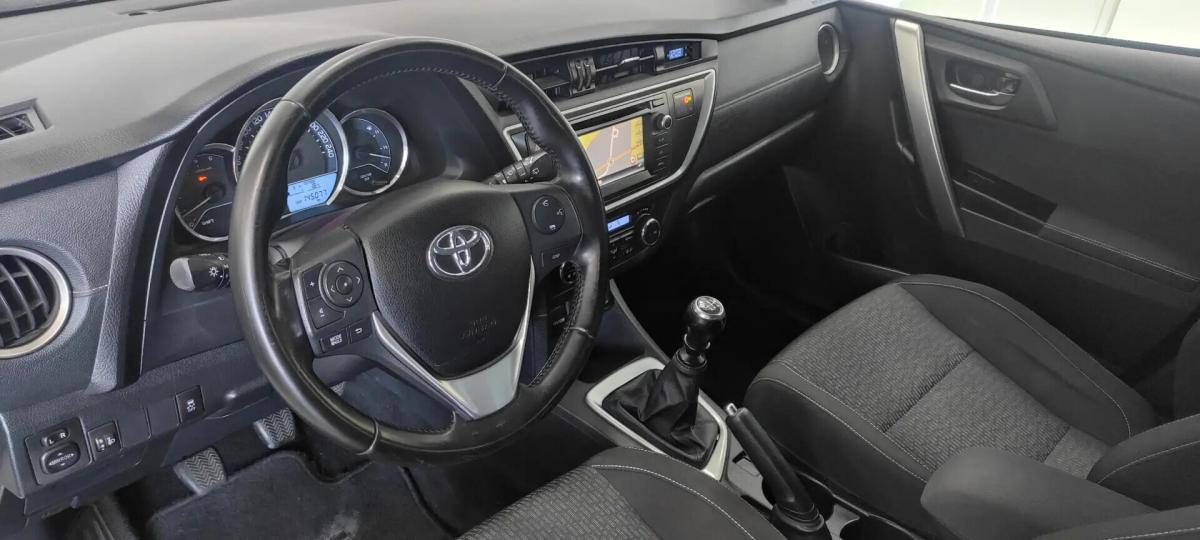 toyota-auris-touring-sports-2014-diesel-1364cc