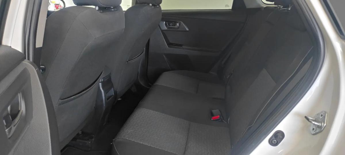 toyota-auris-touring-sports-2014-diesel-1364cc