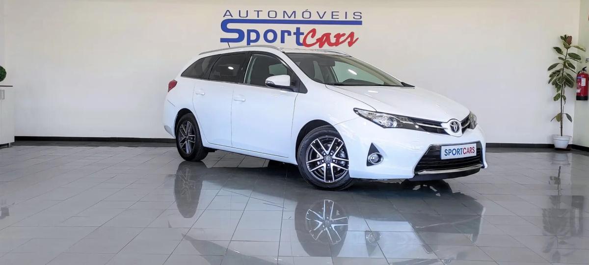 toyota-auris-touring-sports-2014-diesel-1364cc