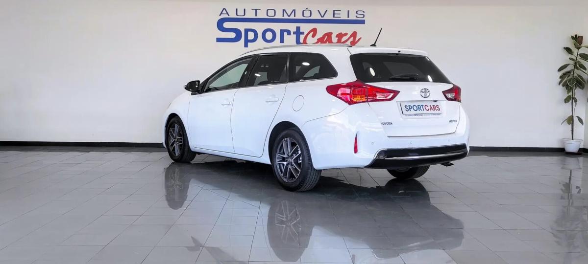 toyota-auris-touring-sports-2014-diesel-1364cc