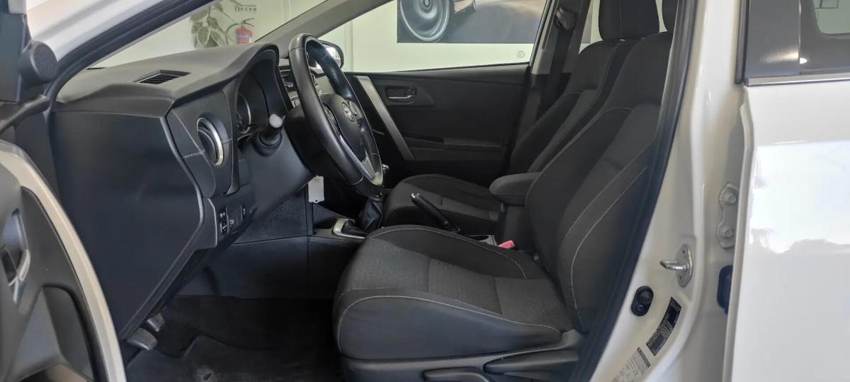 toyota-auris-touring-sports-2014-diesel-1364cc